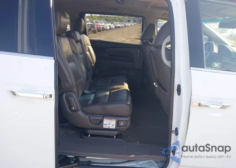 2011 Honda Odyssey Touring/Touring Elite z USA, uszkodzony, nr VIN 5FNRL5H93BB084429